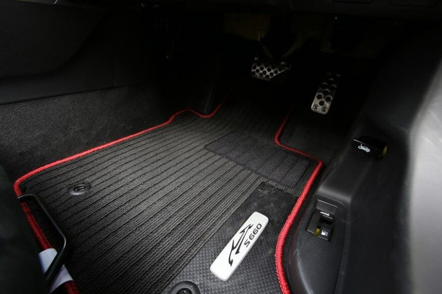 Детали интерьера Honda S660 2015 года  (JP) (фото 28 из 29)